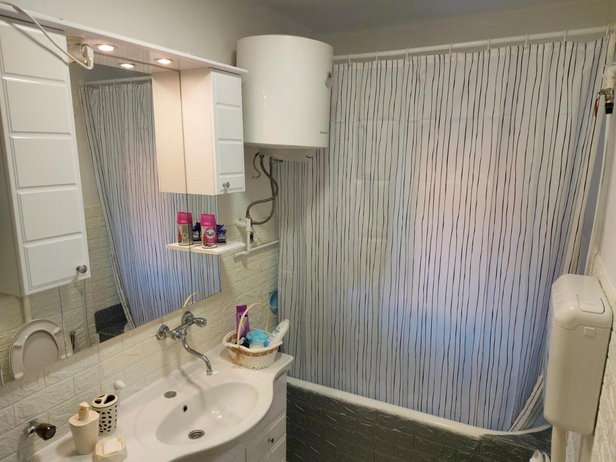 Lovely, Neat And Quite Apartment Dalia, Private Parking ซาราเยโว ภายนอก รูปภาพ