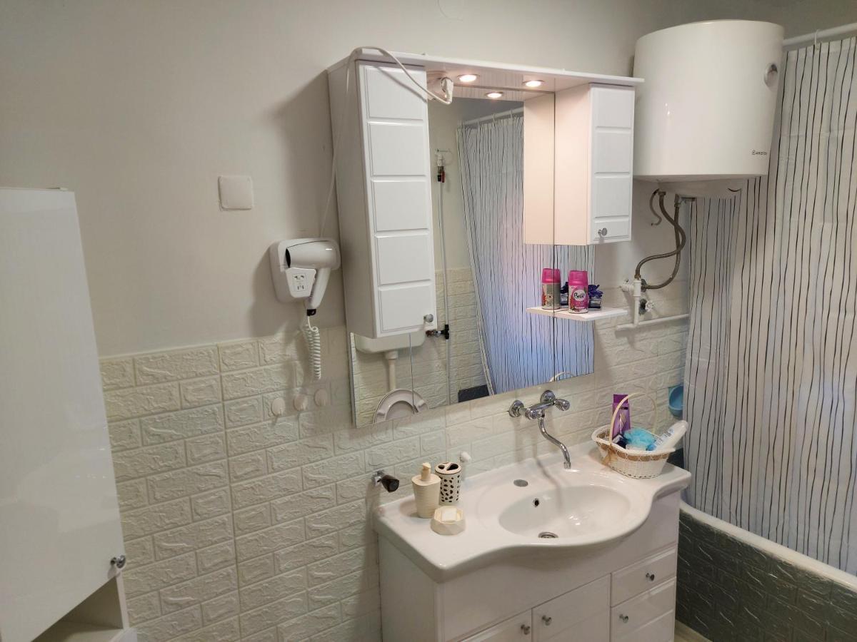 Lovely, Neat And Quite Apartment Dalia, Private Parking ซาราเยโว ภายนอก รูปภาพ